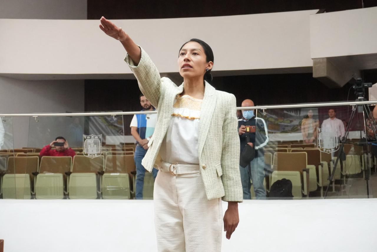 Asume funciones, Jacqueline España Capilla como diputada de la LXIV Legislatura
